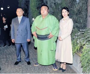 【画像】貴景勝の母親は東大卒でグラビア経験者？驚きの経歴と美貌の真相は | Trend Watchers！