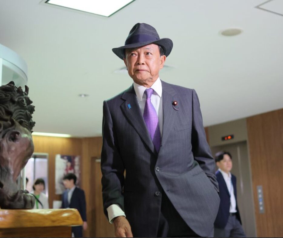 麻生太郎氏